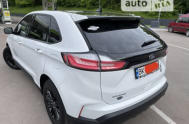 Внедорожник / Кроссовер Ford Edge 2018 в 