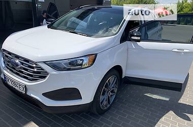 Внедорожник / Кроссовер Ford Edge 2018 в 