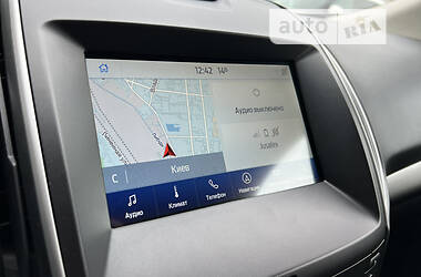 Позашляховик / Кросовер Ford Edge 2017 в 