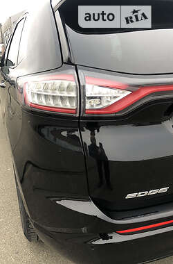 Внедорожник / Кроссовер Ford Edge 2016 в 