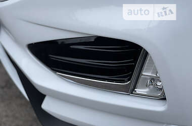 Позашляховик / Кросовер Ford Edge 2020 в 