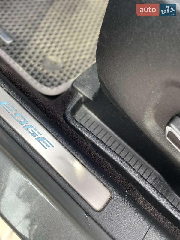 Внедорожник / Кроссовер Ford Edge 2016 в Мостиске