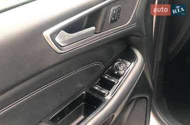 Внедорожник / Кроссовер Ford Edge 2017 в 