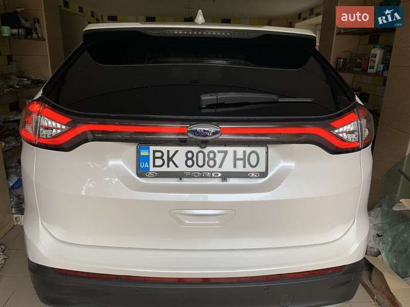 Позашляховик / Кросовер Ford Edge 2017 в Рівному