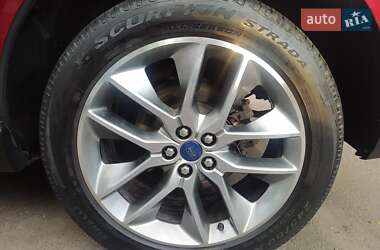 Позашляховик / Кросовер Ford Edge 2017 в 