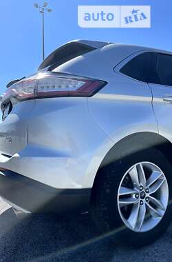 Внедорожник / Кроссовер Ford Edge 2016 в 
