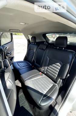 Внедорожник / Кроссовер Ford Edge 2016 в 