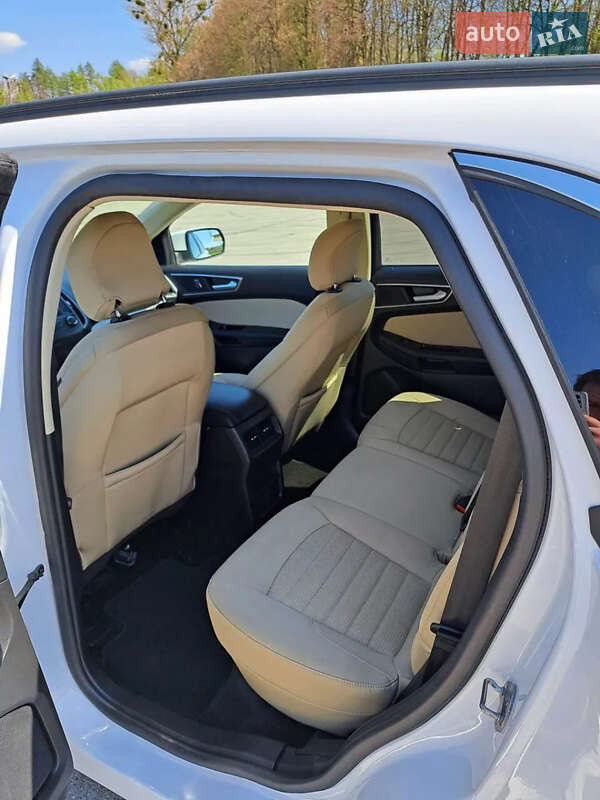 Позашляховик / Кросовер Ford Edge 2017 в Стрию