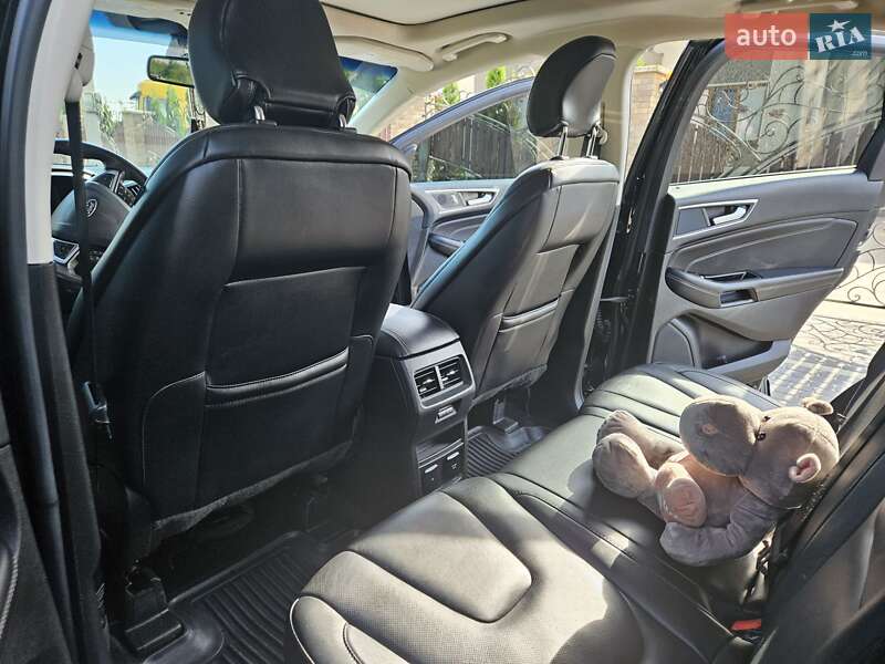 Внедорожник / Кроссовер Ford Edge 2017 в Новояворовске