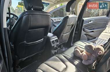 Внедорожник / Кроссовер Ford Edge 2017 в 
