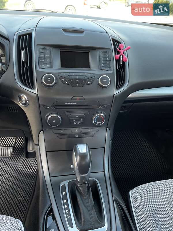 Внедорожник / Кроссовер Ford Edge 2016 в Ужгороде