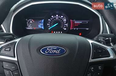 Внедорожник / Кроссовер Ford Edge 2016 в 