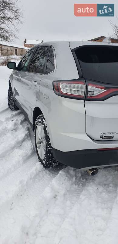 Позашляховик / Кросовер Ford Edge 2016 в Млиніві