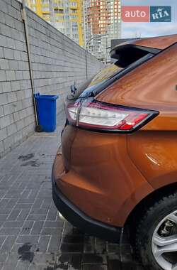 Внедорожник / Кроссовер Ford Edge 2017 в 