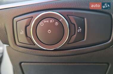 Внедорожник / Кроссовер Ford Edge 2015 в 