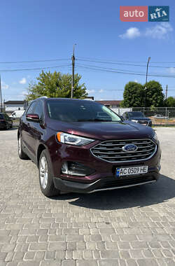 Позашляховик / Кросовер Ford Edge 2019 в 