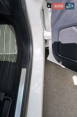 Позашляховик / Кросовер Ford Edge 2020 в 
