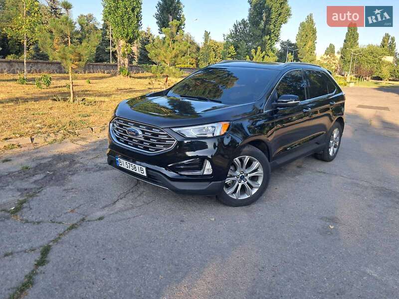 Внедорожник / Кроссовер Ford Edge 2019 в 
