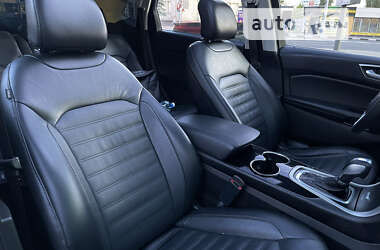 Внедорожник / Кроссовер Ford Edge 2015 в 