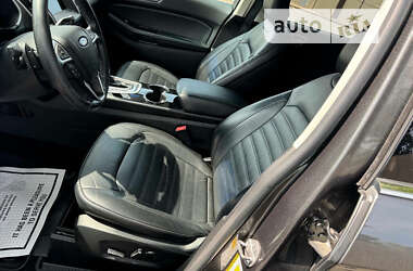 Внедорожник / Кроссовер Ford Edge 2016 в 