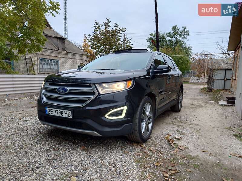 Внедорожник / Кроссовер Ford Edge 2015 в 