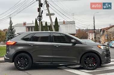 Позашляховик / Кросовер Ford Edge 2019 в 