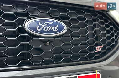 Позашляховик / Кросовер Ford Edge 2019 в 