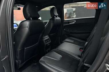 Позашляховик / Кросовер Ford Edge 2019 в 