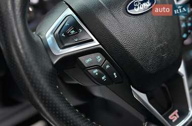Позашляховик / Кросовер Ford Edge 2019 в 