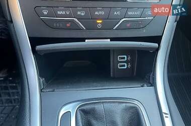 Внедорожник / Кроссовер Ford Edge 2017 в 
