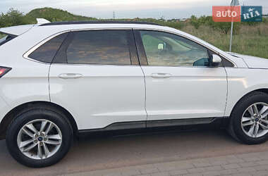 Внедорожник / Кроссовер Ford Edge 2016 в 