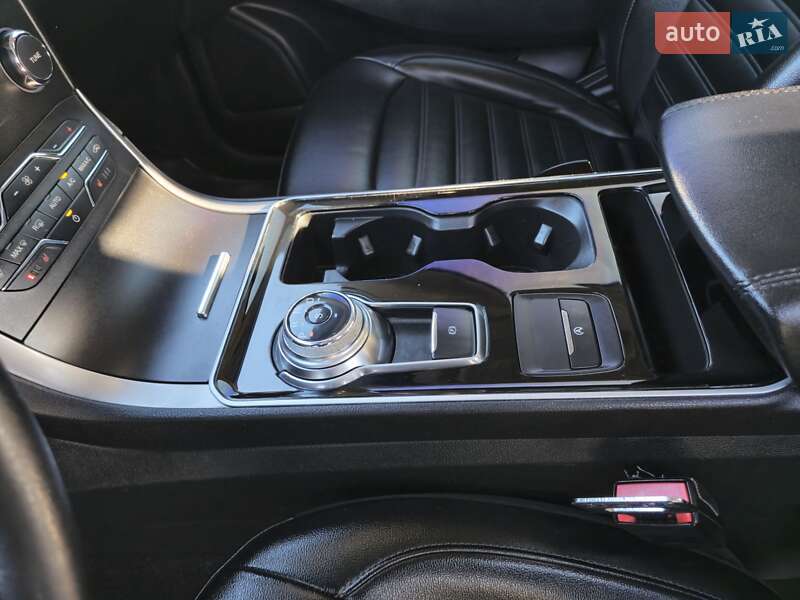 Позашляховик / Кросовер Ford Edge 2020 в Тячеві