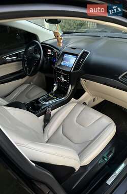 Внедорожник / Кроссовер Ford Edge 2017 в 