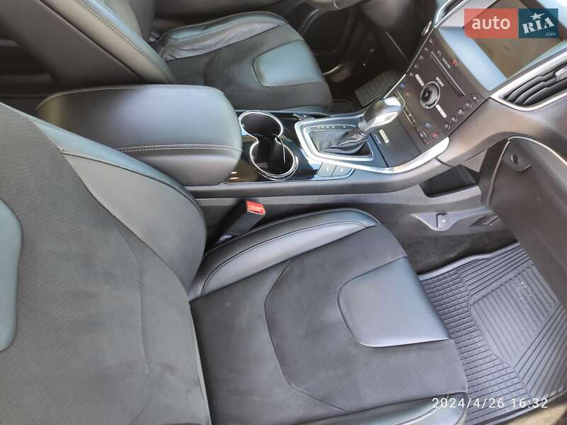 Внедорожник / Кроссовер Ford Edge 2016 в Черновцах