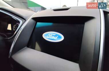 Позашляховик / Кросовер Ford Edge 2016 в 