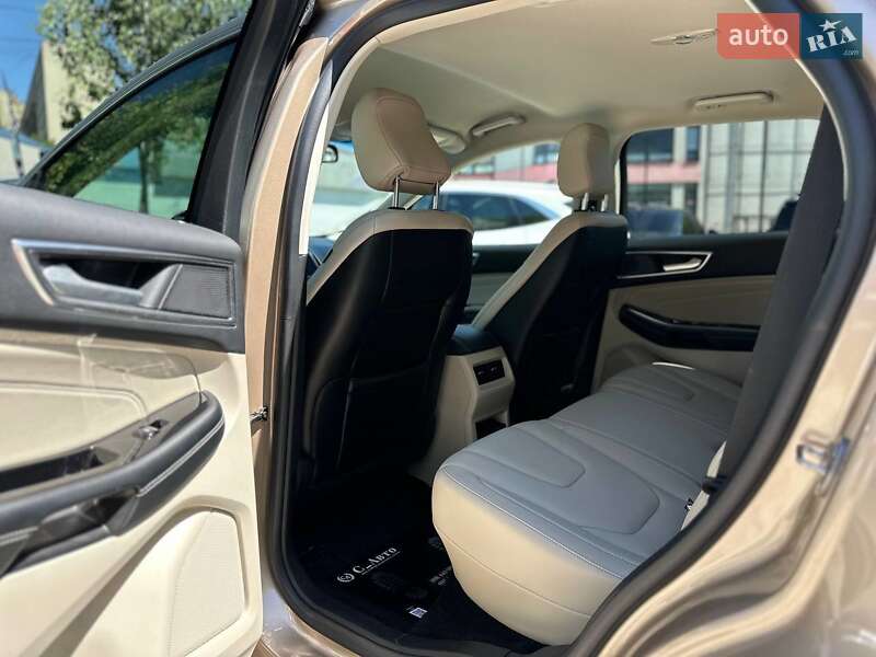Позашляховик / Кросовер Ford Edge 2020 в Чернівцях