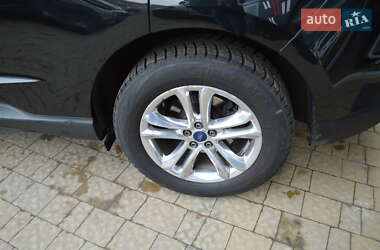 Внедорожник / Кроссовер Ford Edge 2015 в 