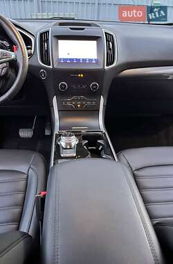 Внедорожник / Кроссовер Ford Edge 2019 в 