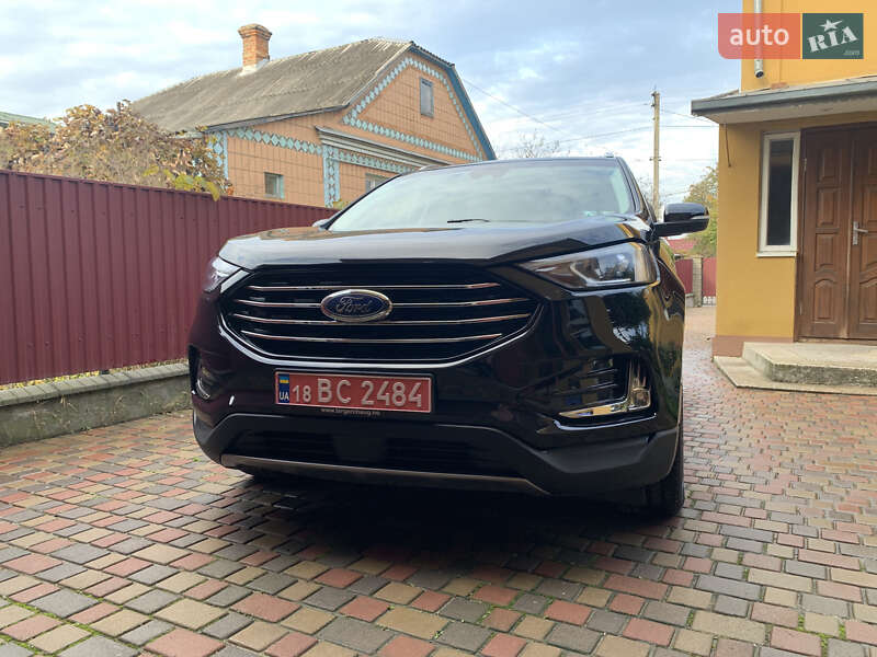 Внедорожник / Кроссовер Ford Edge 2019 в 