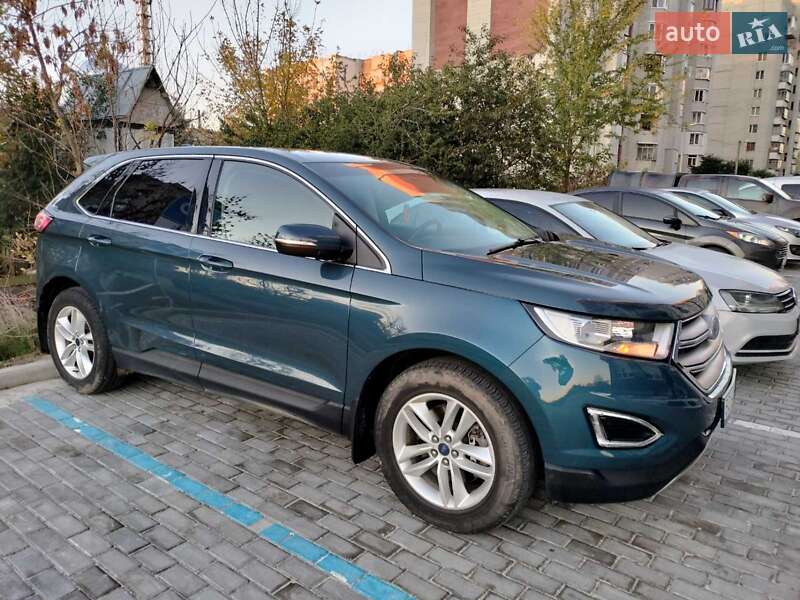 Позашляховик / Кросовер Ford Edge 2016 в 
