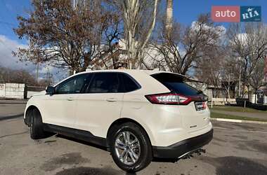 Позашляховик / Кросовер Ford Edge 2015 в 