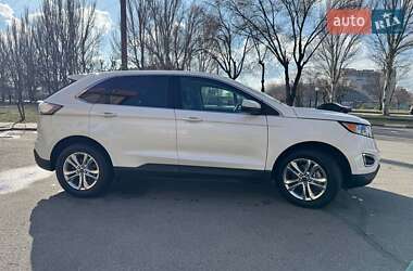 Позашляховик / Кросовер Ford Edge 2015 в 