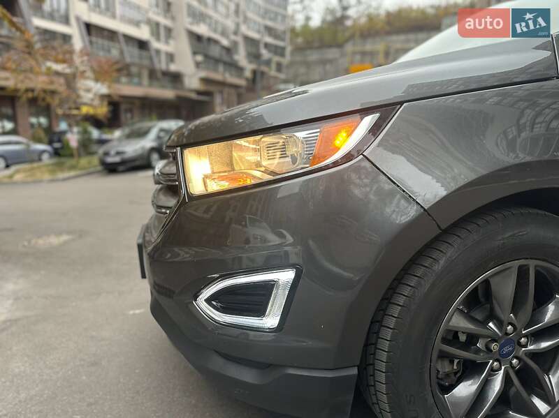 Позашляховик / Кросовер Ford Edge 2017 в 
