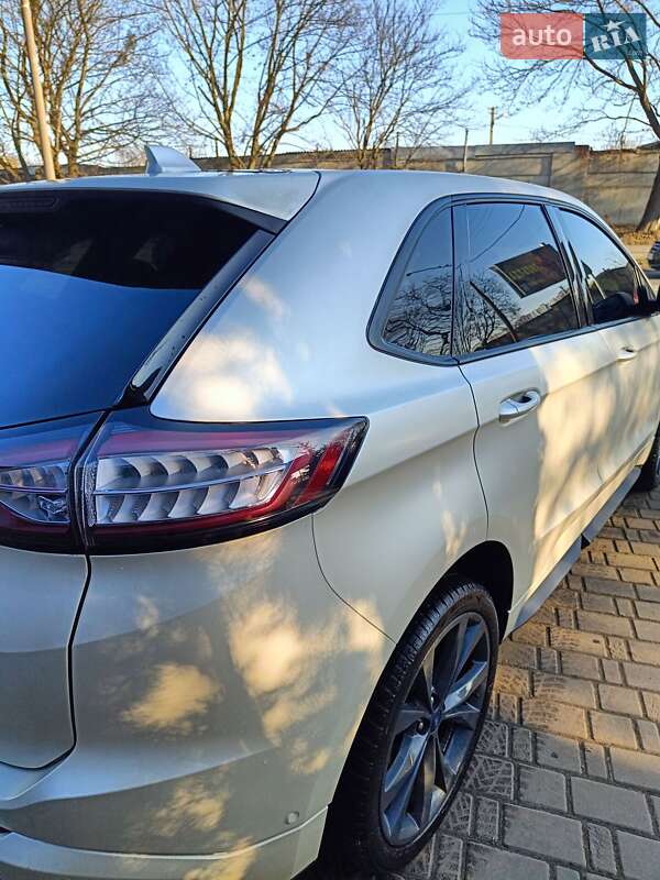 Внедорожник / Кроссовер Ford Edge 2016 в Ивано-Франковске
