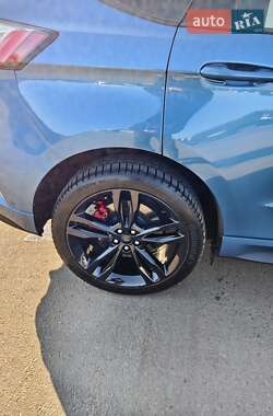 Внедорожник / Кроссовер Ford Edge 2018 в 