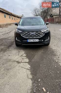 Позашляховик / Кросовер Ford Edge 2019 в 