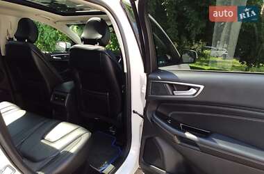Позашляховик / Кросовер Ford Edge 2019 в 