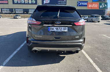 Позашляховик / Кросовер Ford Edge 2019 в 