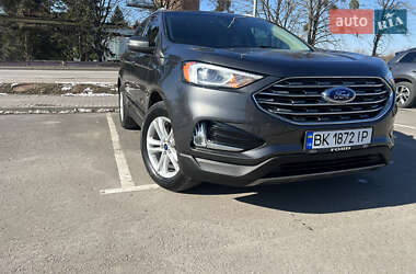 Позашляховик / Кросовер Ford Edge 2019 в 