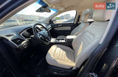 Позашляховик / Кросовер Ford Edge 2019 в 